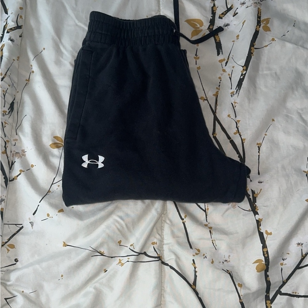 Black under armour pants